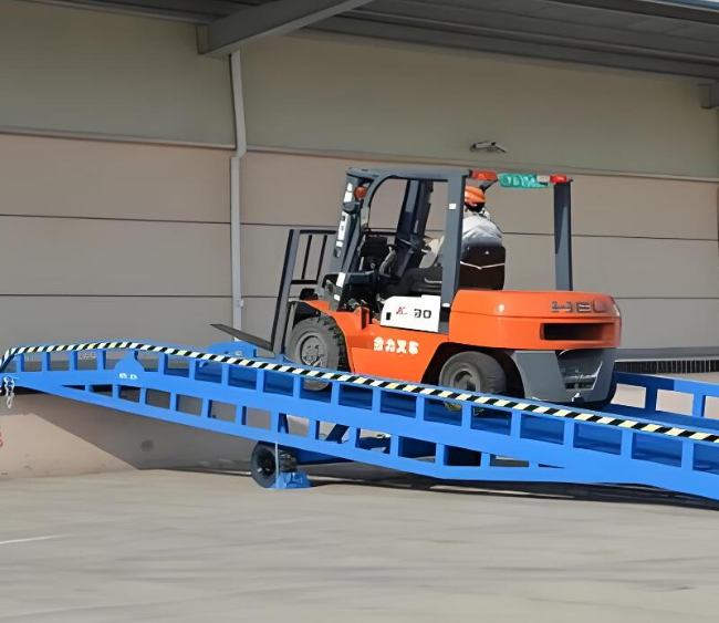 津市移动式卸货平台（叉车用）